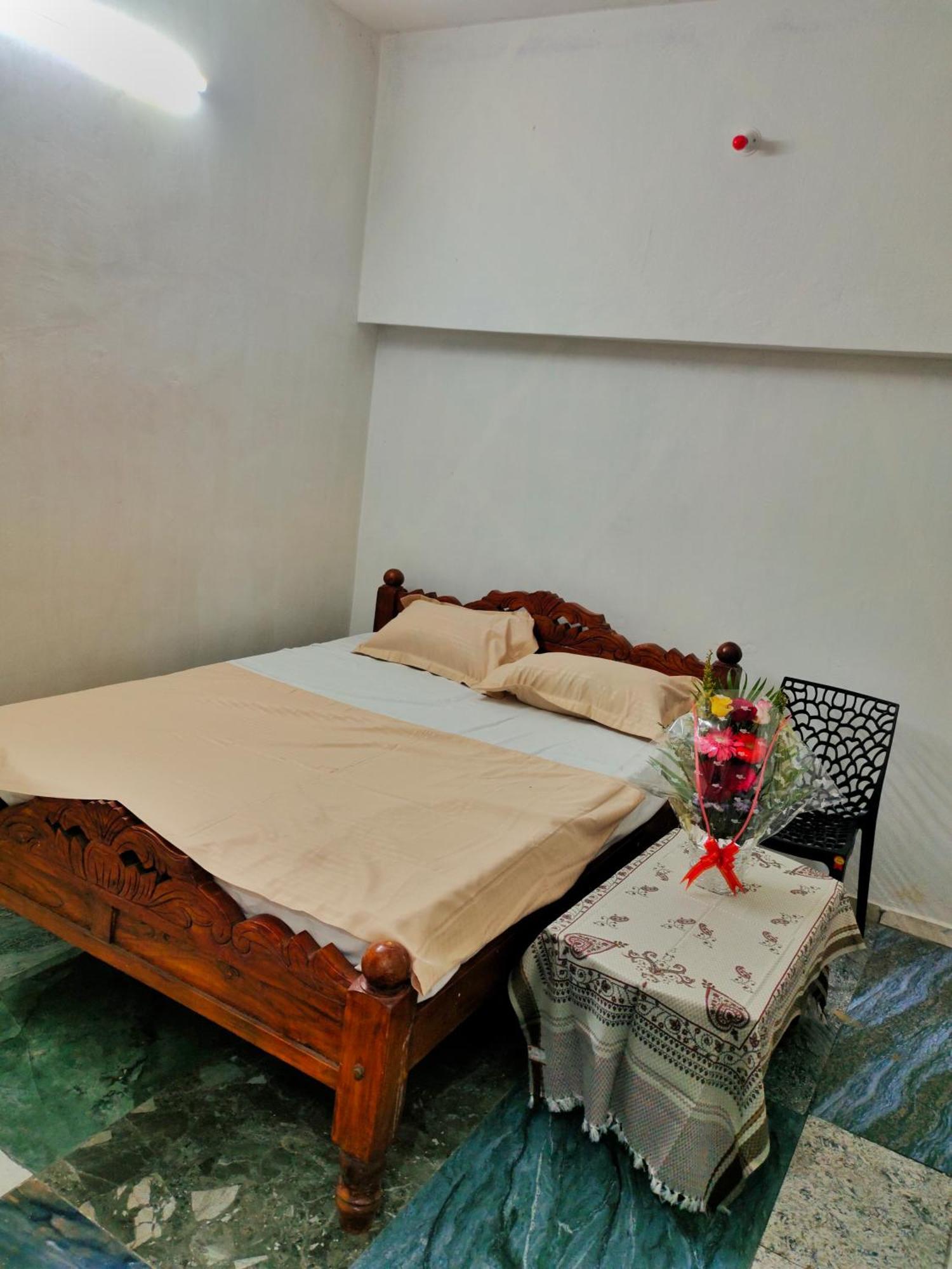 Gt Guest House Virāmpattinam Eksteriør bilde