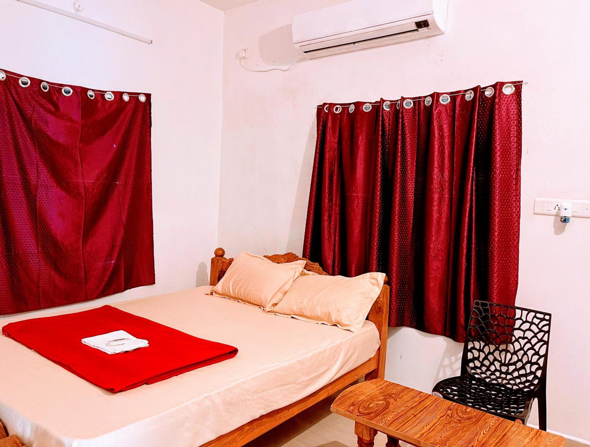 Gt Guest House Virāmpattinam Eksteriør bilde